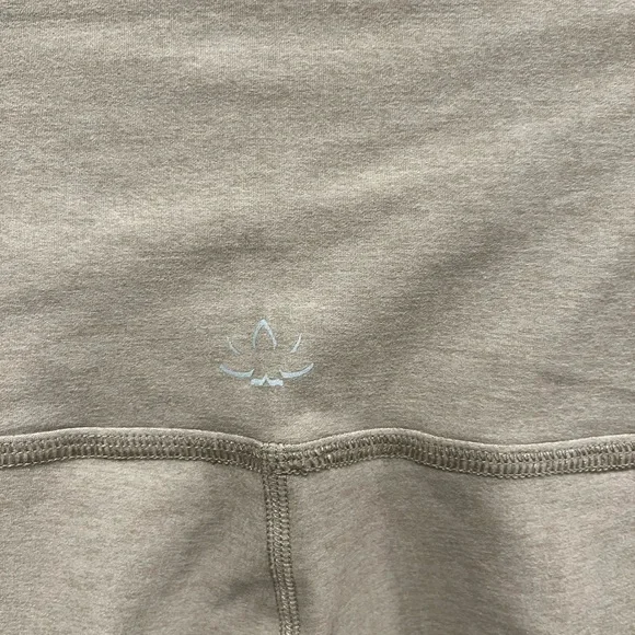 Beyond Yoga size small leggings - Picture 3 of 4